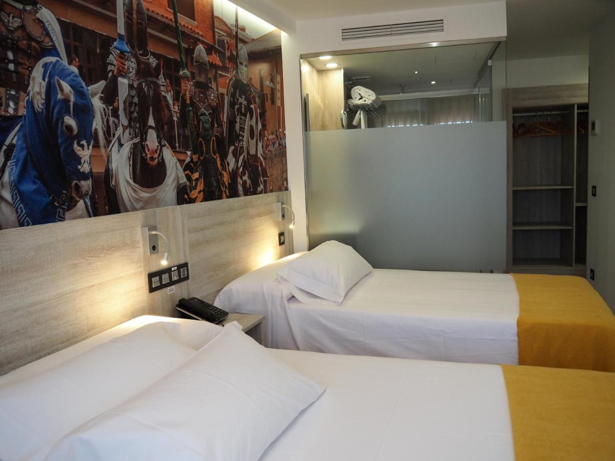Hostal Don Suero De Quinones Hospital de Órbigo Εξωτερικό φωτογραφία
