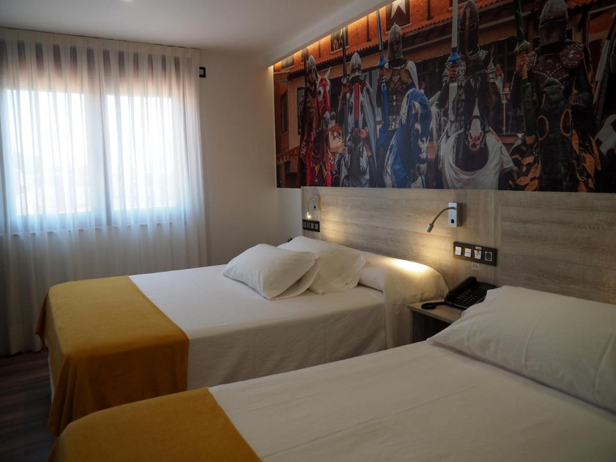 Hostal Don Suero De Quinones Hospital de Órbigo Εξωτερικό φωτογραφία