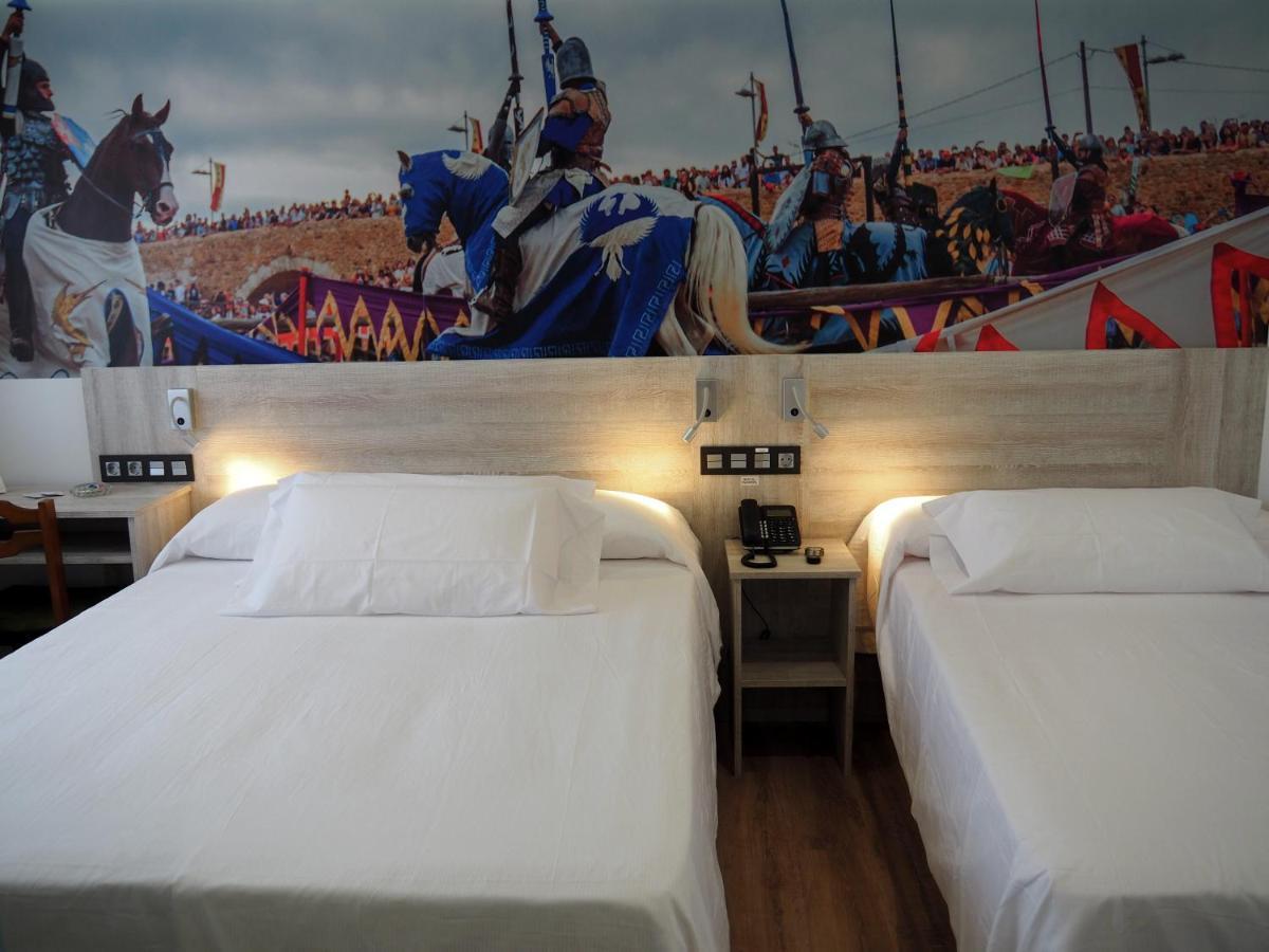 Hostal Don Suero De Quinones Hospital de Órbigo Εξωτερικό φωτογραφία