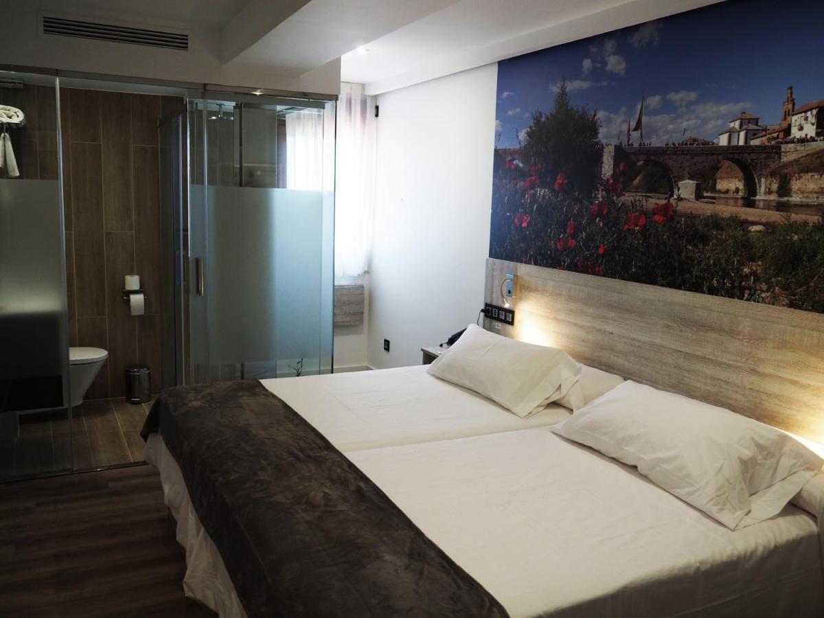 Hostal Don Suero De Quinones Hospital de Órbigo Εξωτερικό φωτογραφία