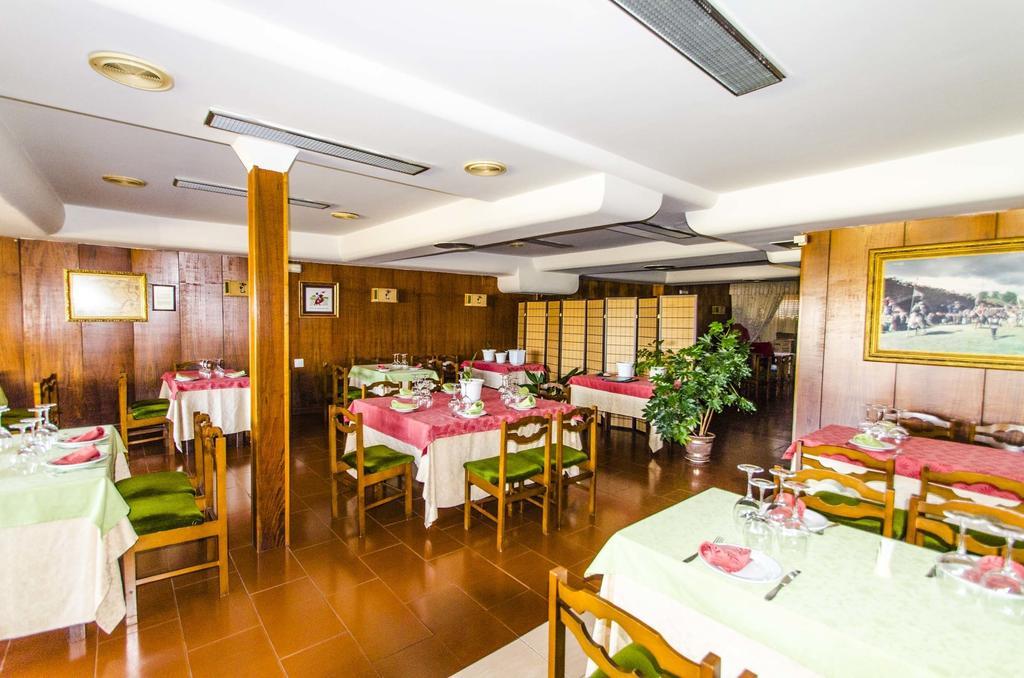 Hostal Don Suero De Quinones Hospital de Órbigo Εξωτερικό φωτογραφία