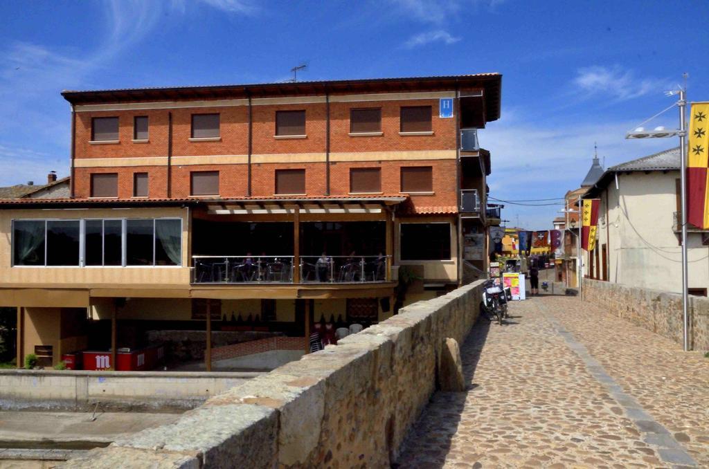 Hostal Don Suero De Quinones Hospital de Órbigo Εξωτερικό φωτογραφία