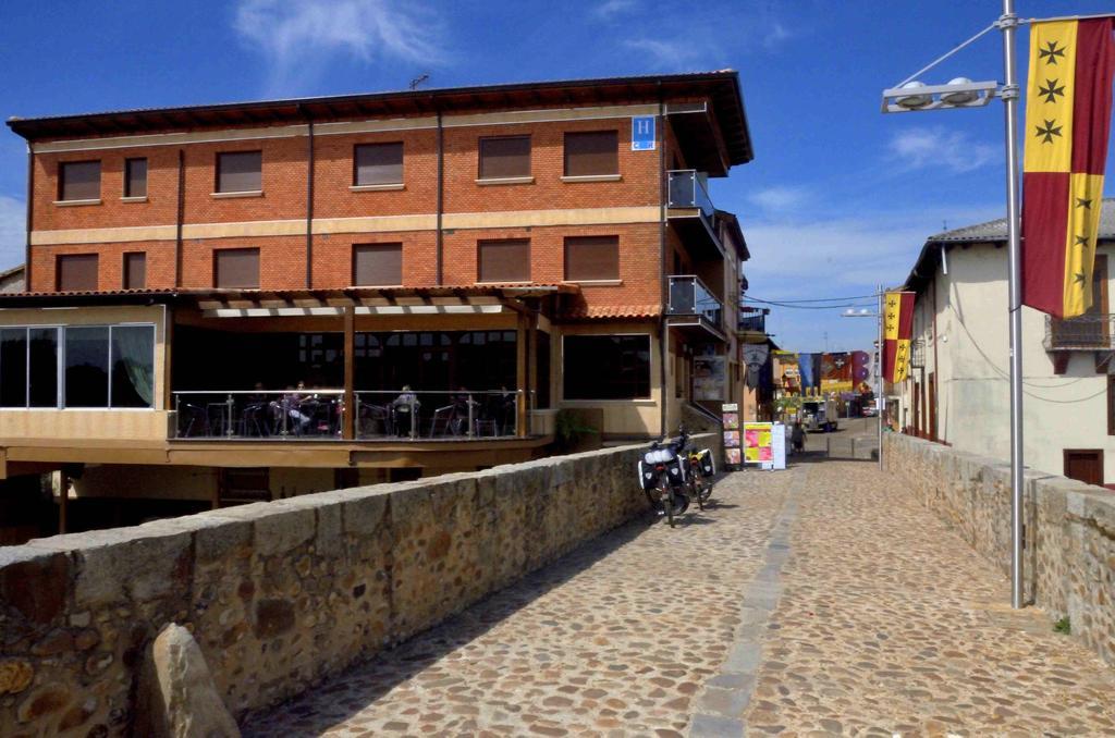 Hostal Don Suero De Quinones Hospital de Órbigo Εξωτερικό φωτογραφία